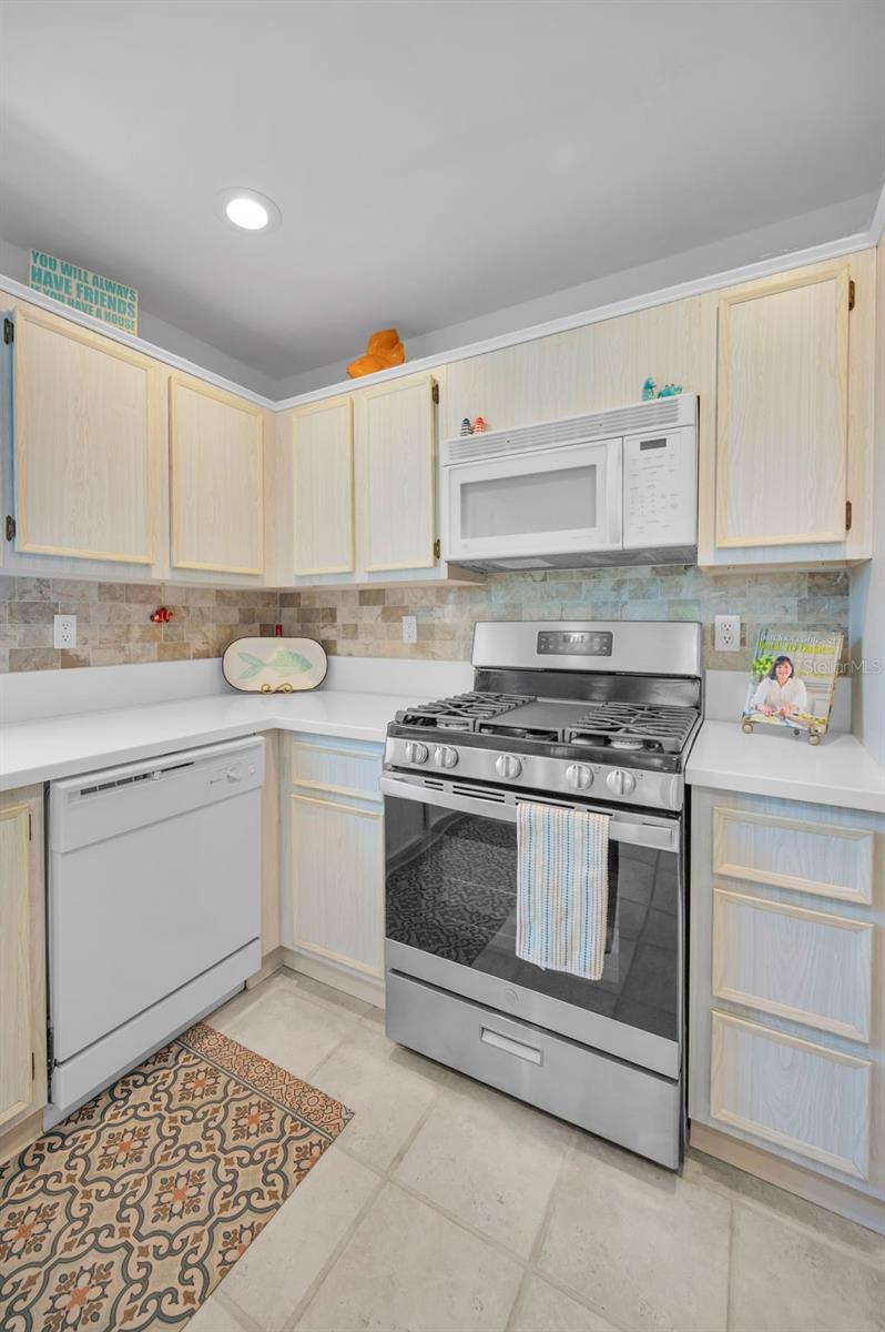Natural gas range