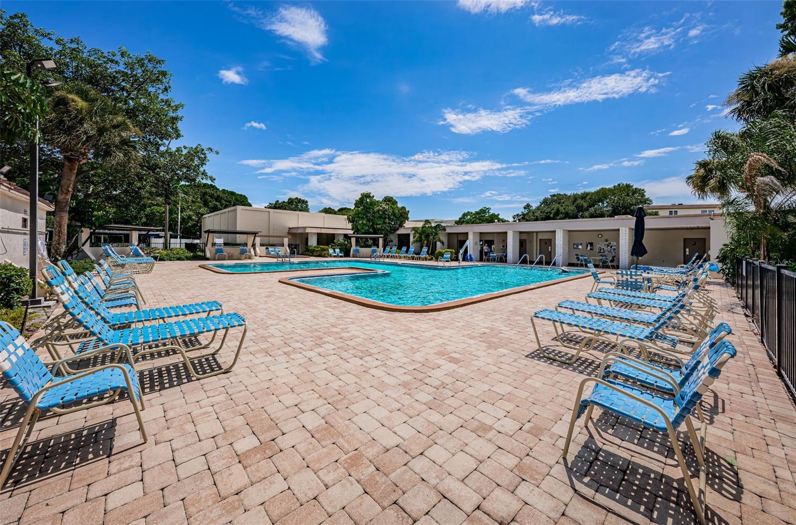 Magnolia Sun Center Swimming Pool