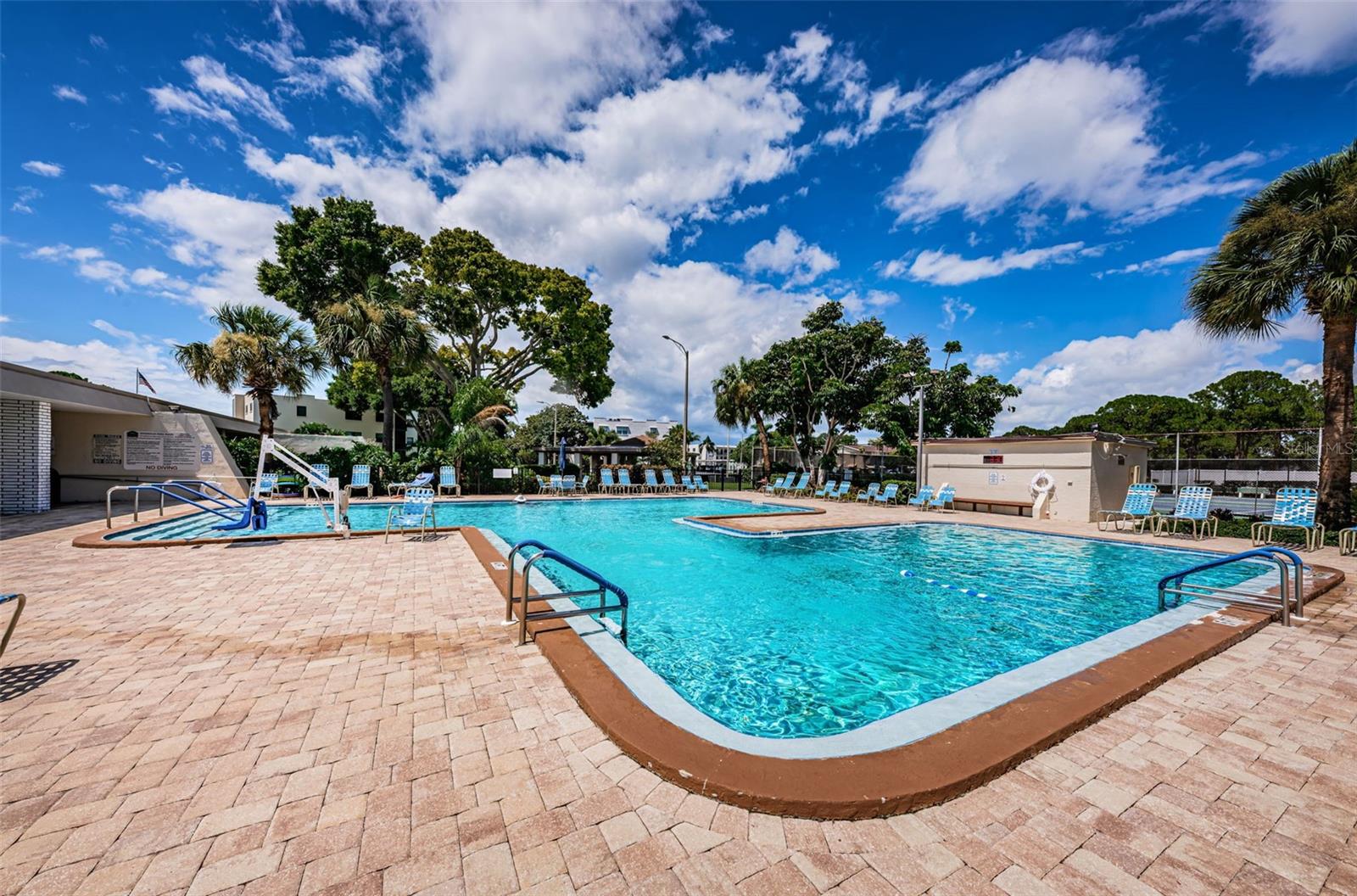 Magnolia Sun Center Swimming Pool