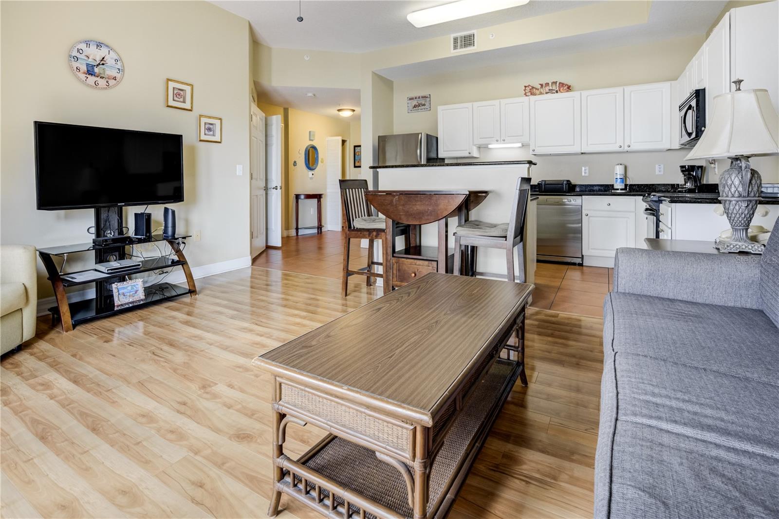 Living/ Kitchen