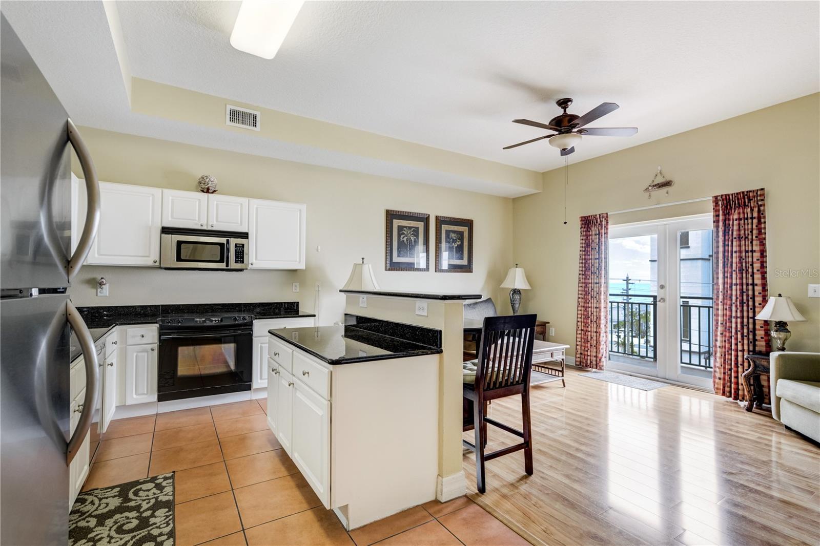 lSpacious living