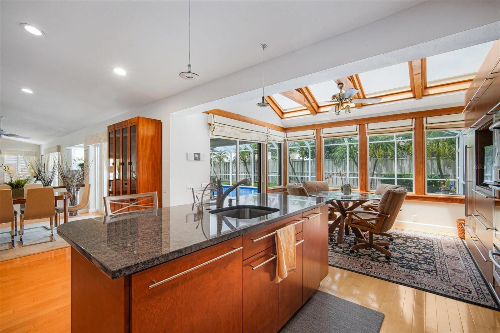 Kitchen/nook