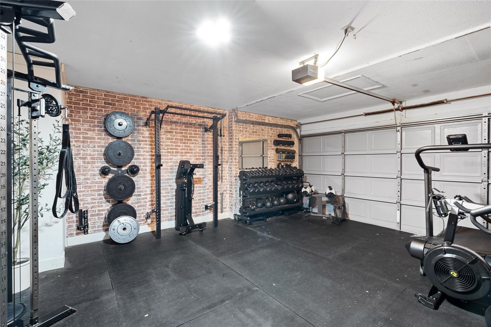 Garage/Gym