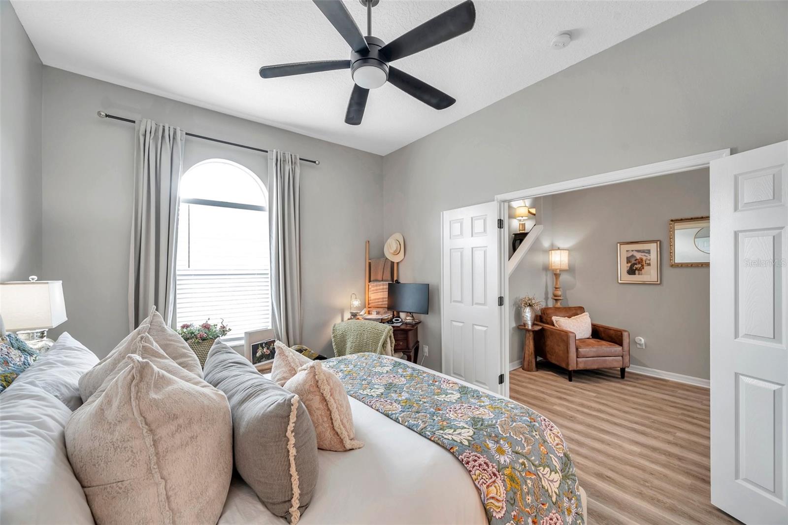 Bedroom on 2nd floor with En-suite bathroom