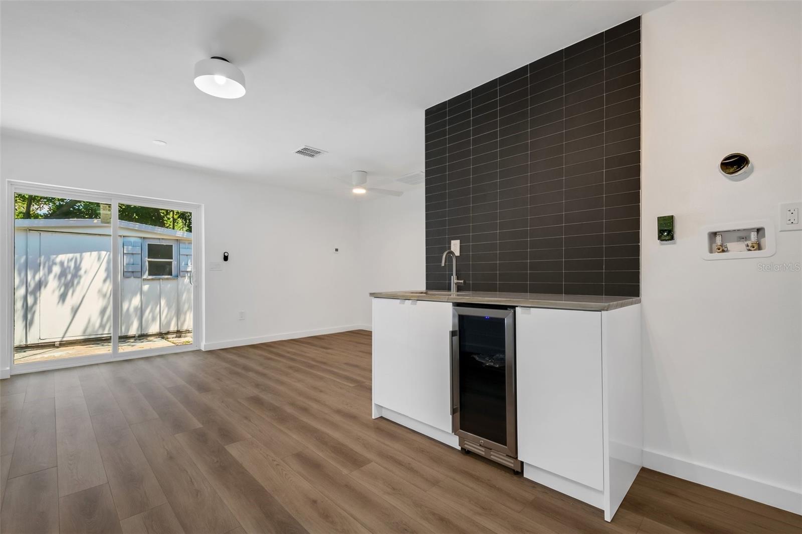 Family Room Dry Bar with Chiller
