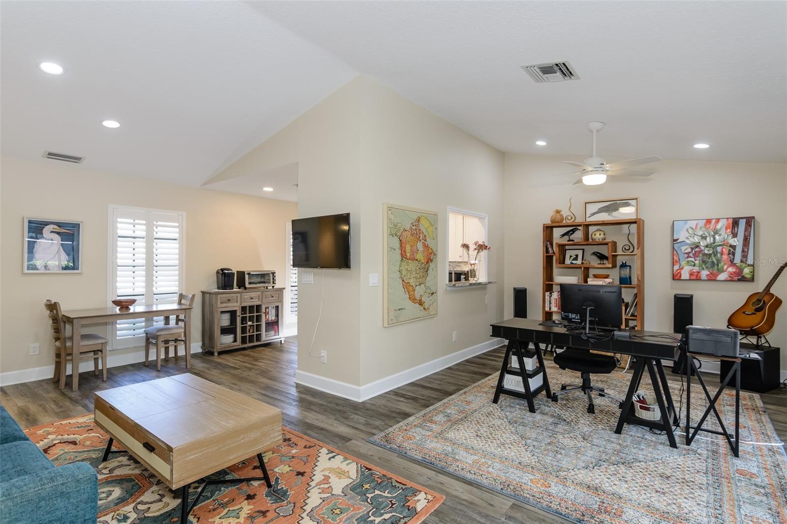 Open floor plan!