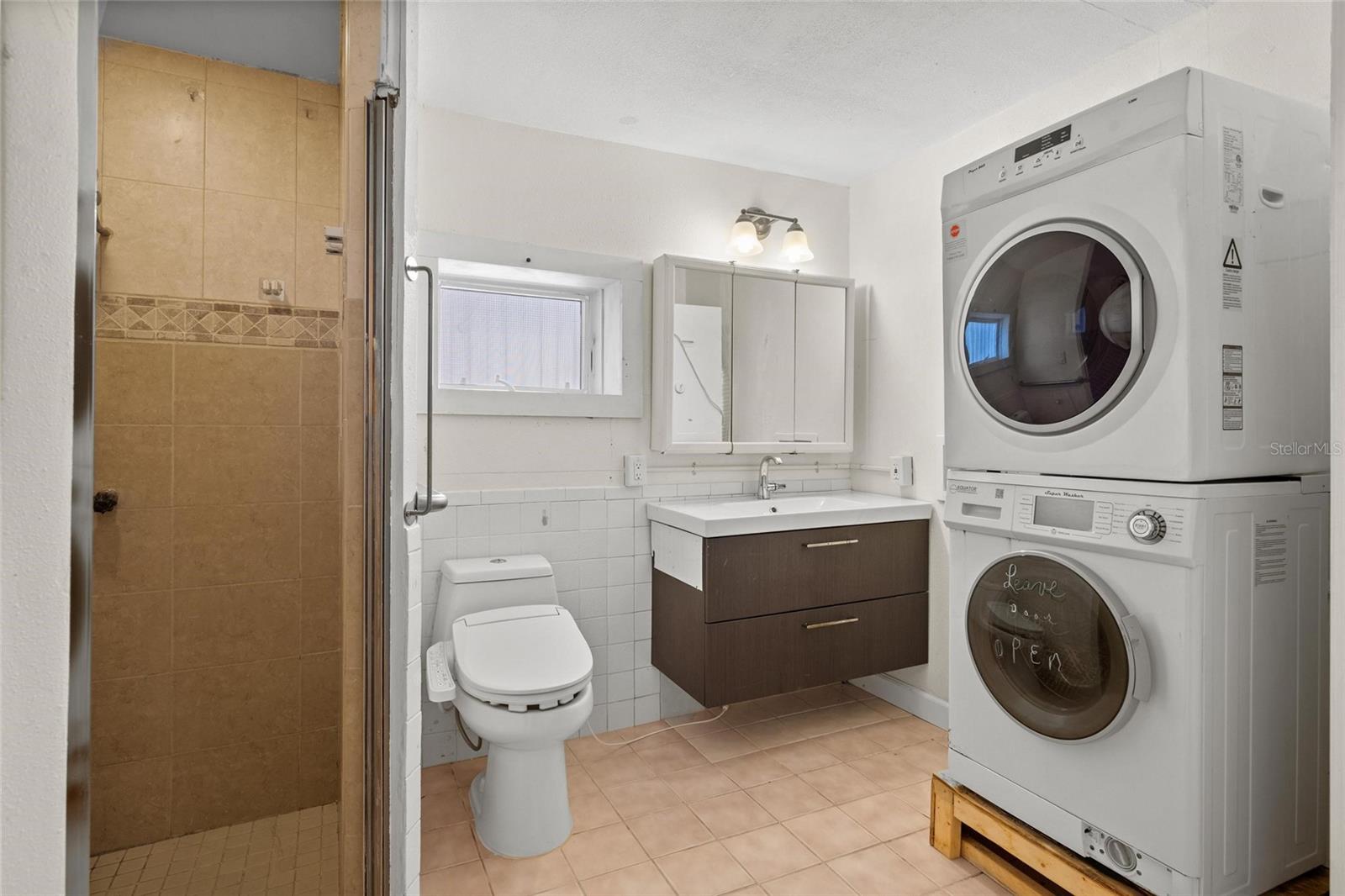 Restroom/Laundry Rm