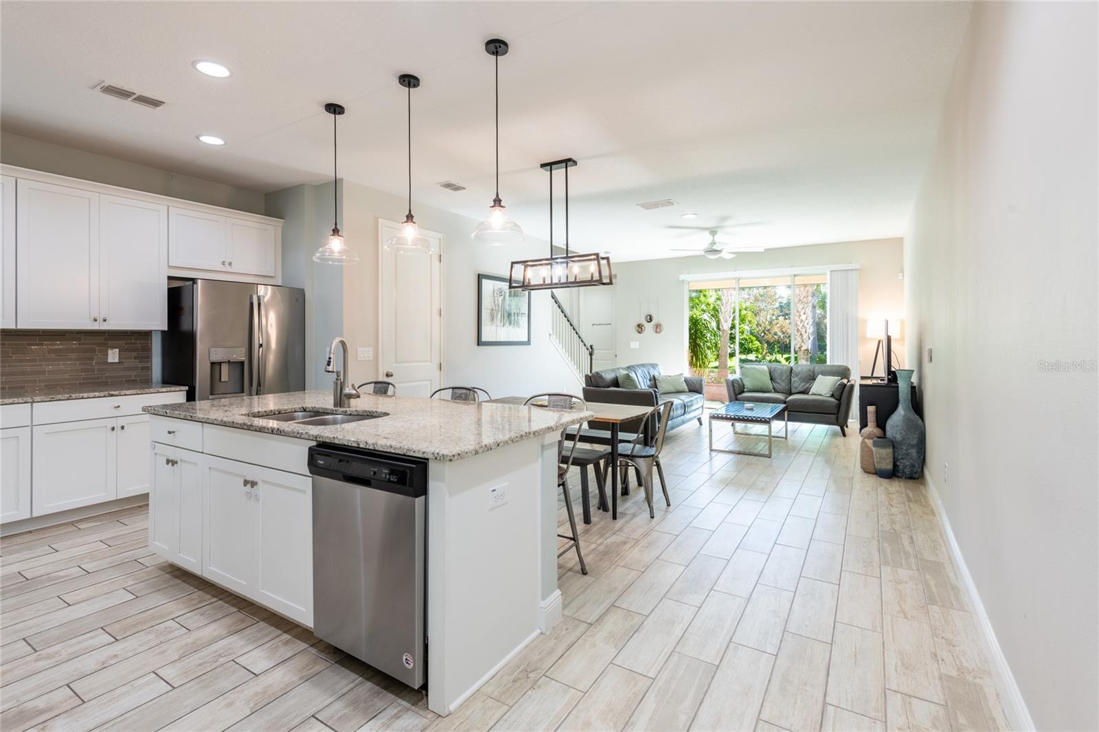 Light and bright kitchen