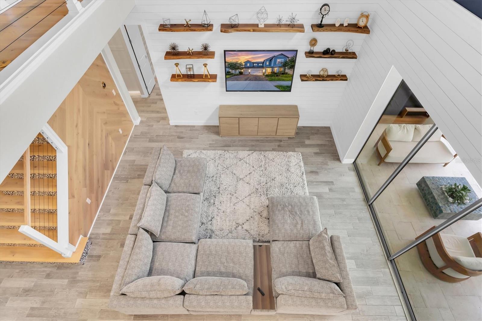 GRAND ROOM
