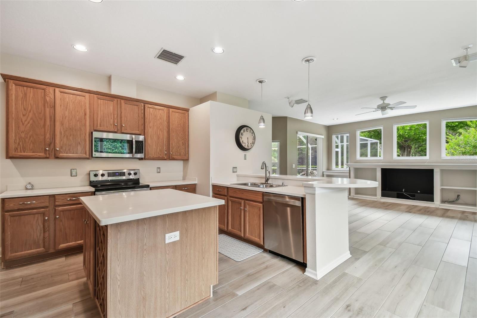 Open Kitchen / Family Room