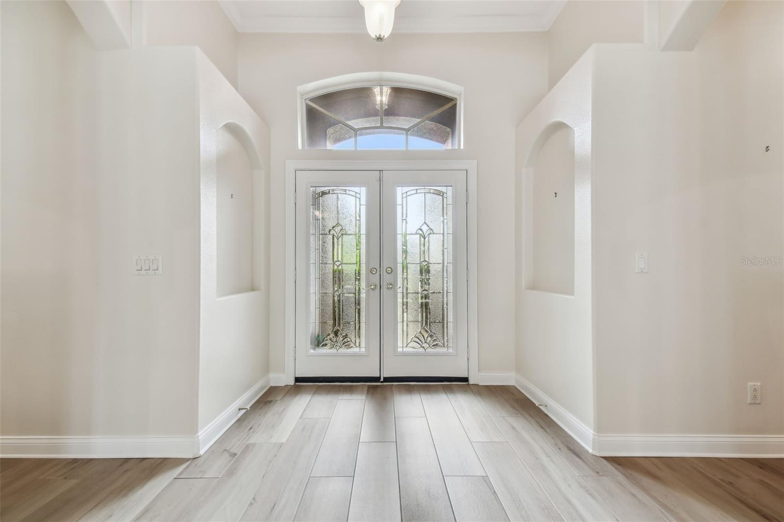 Front Entrance / Foyer