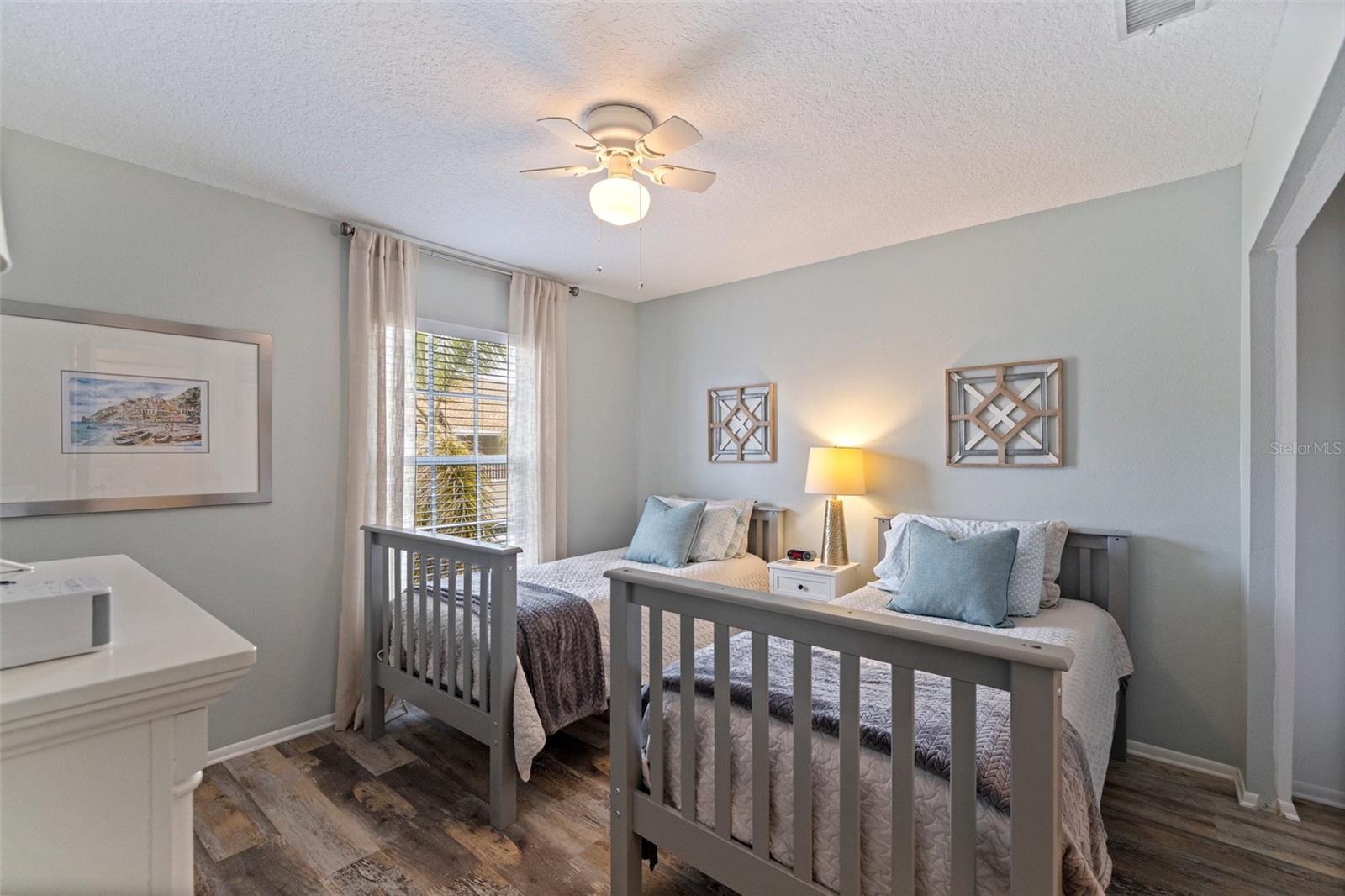 Guest bedroom