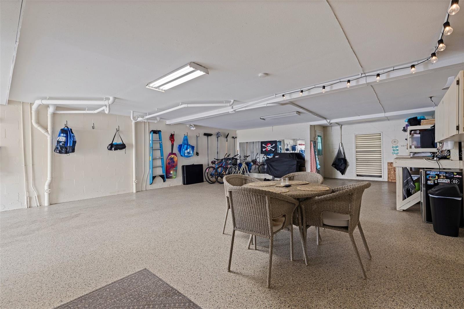 2+ garage and storage space