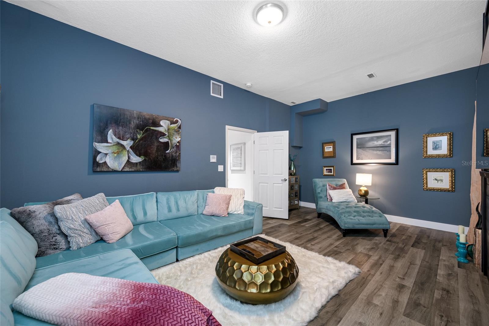 1st Floor Bedroom/Den