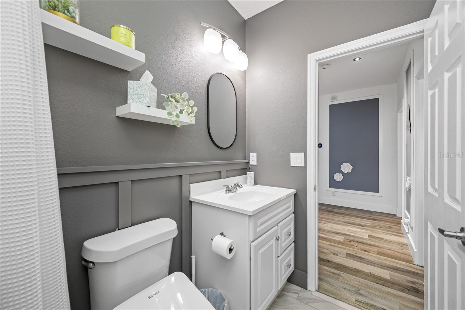 Hall Bath Upstairs