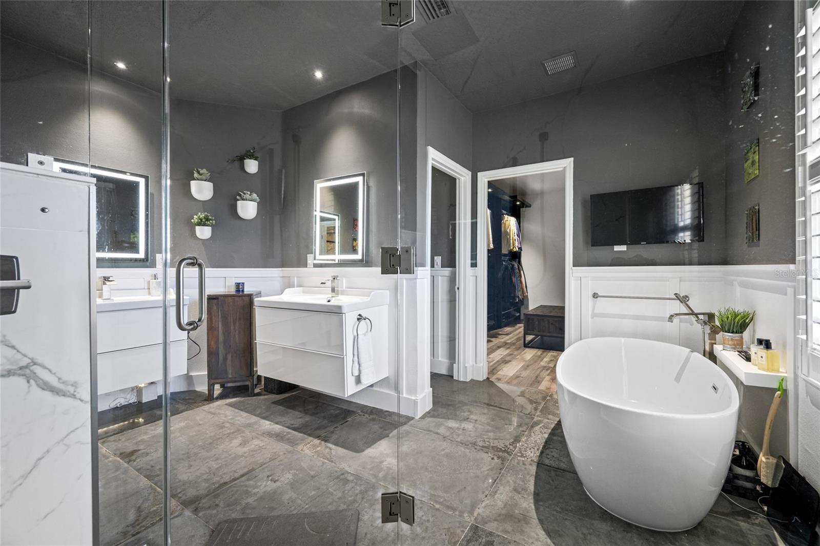 Primary Suite Bath