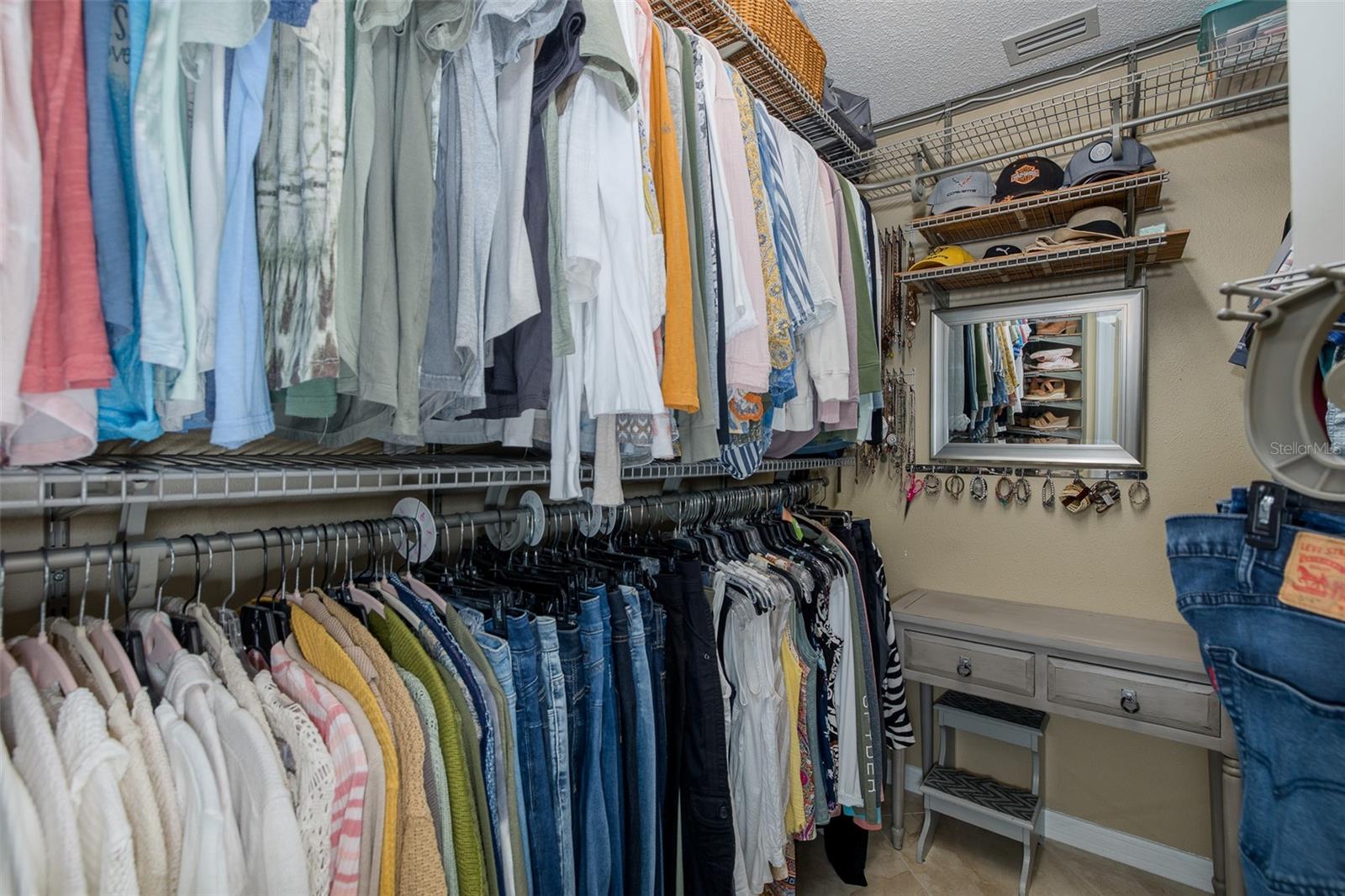 Walk in closet