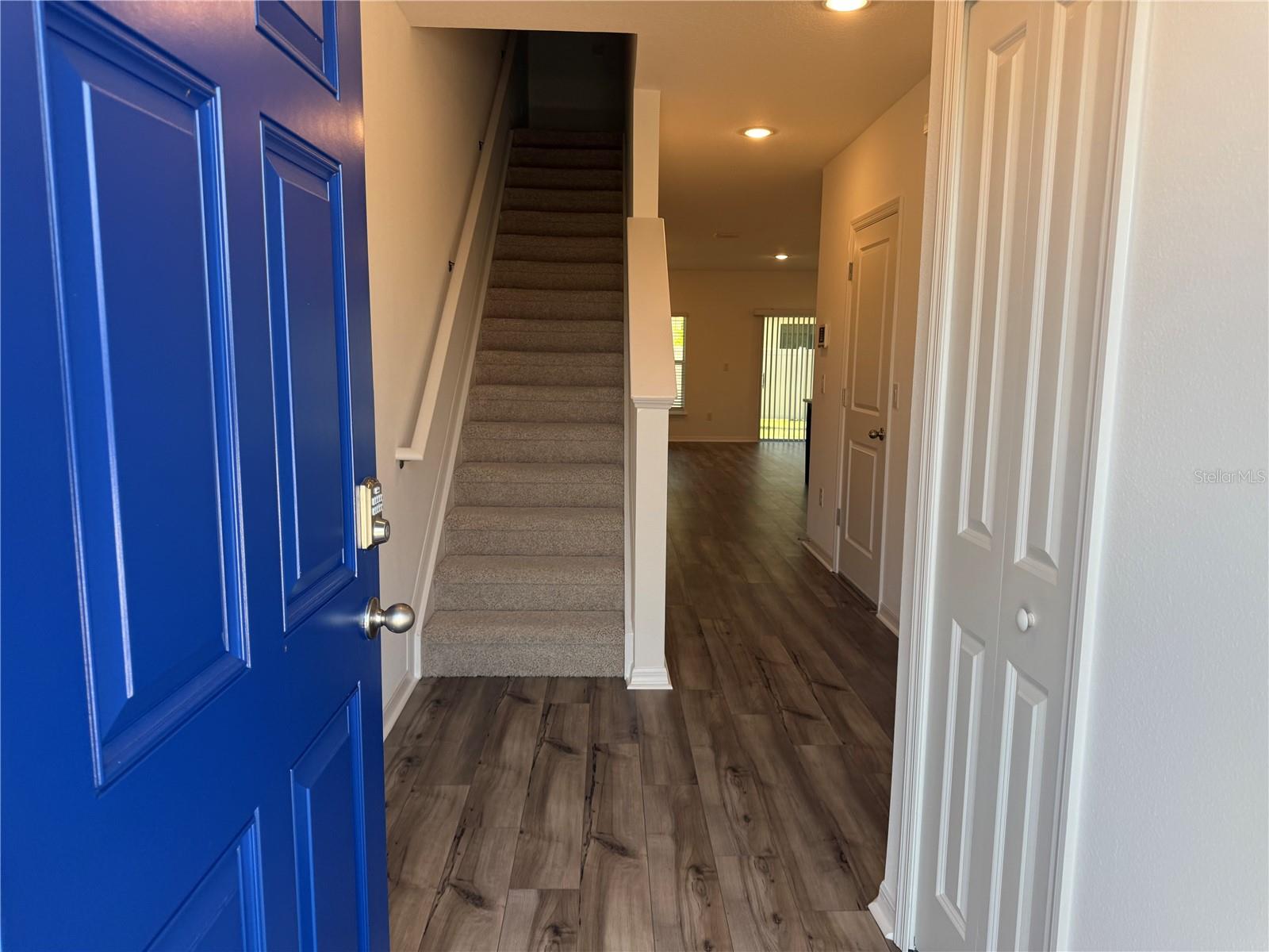 Open entry with foyer