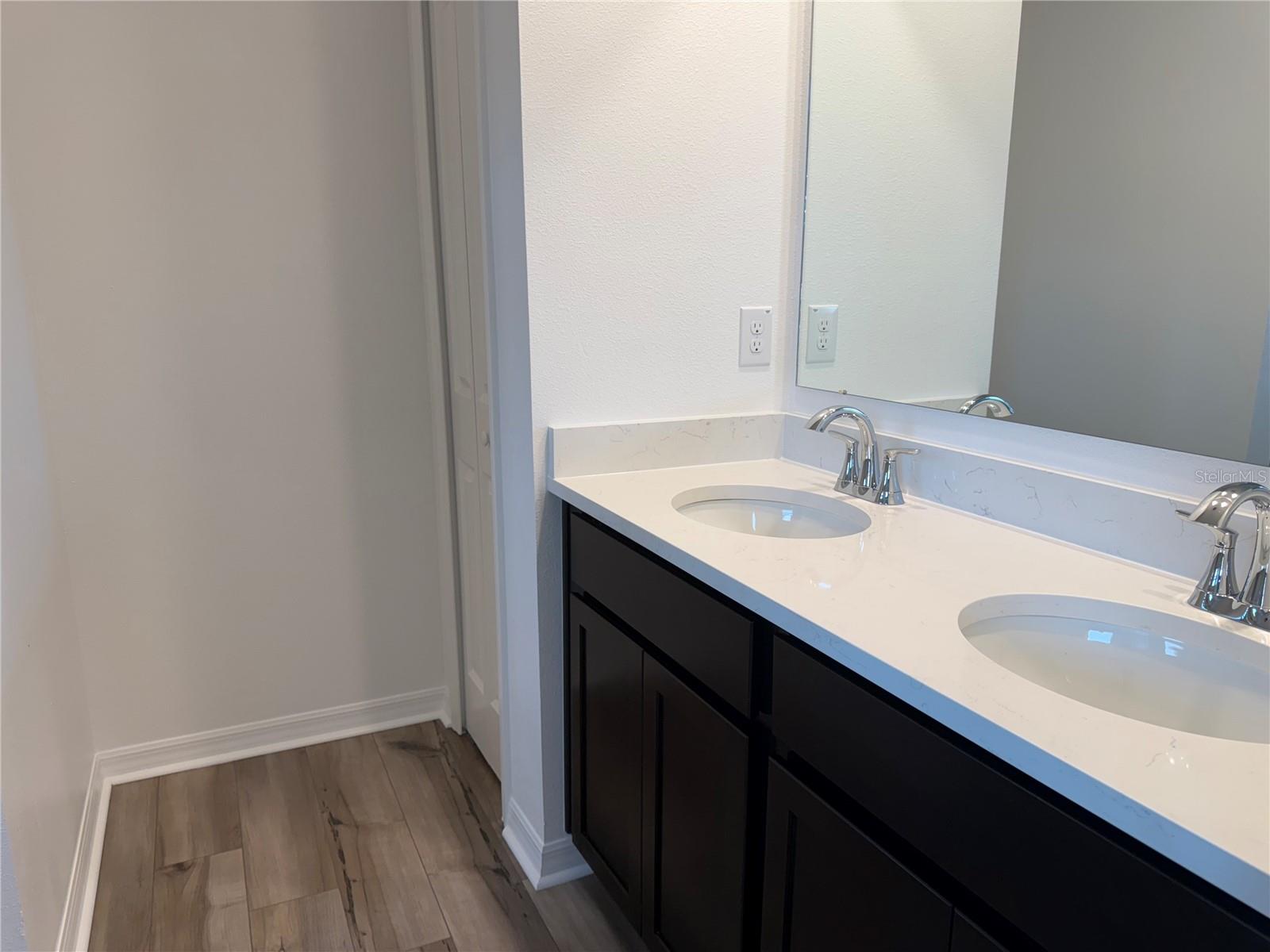 Dual sinks