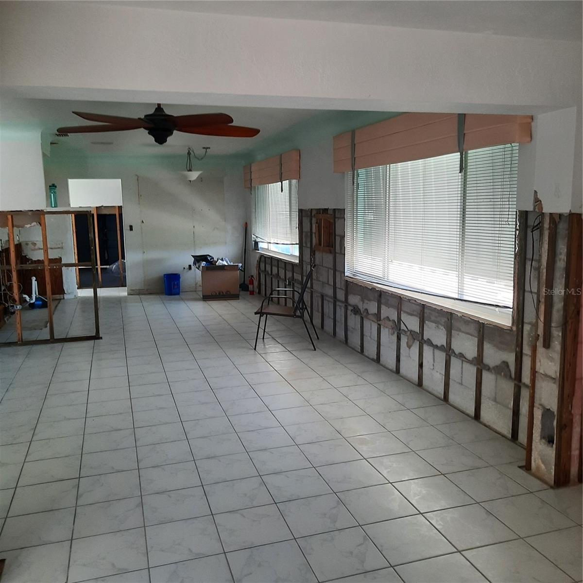TB8385319