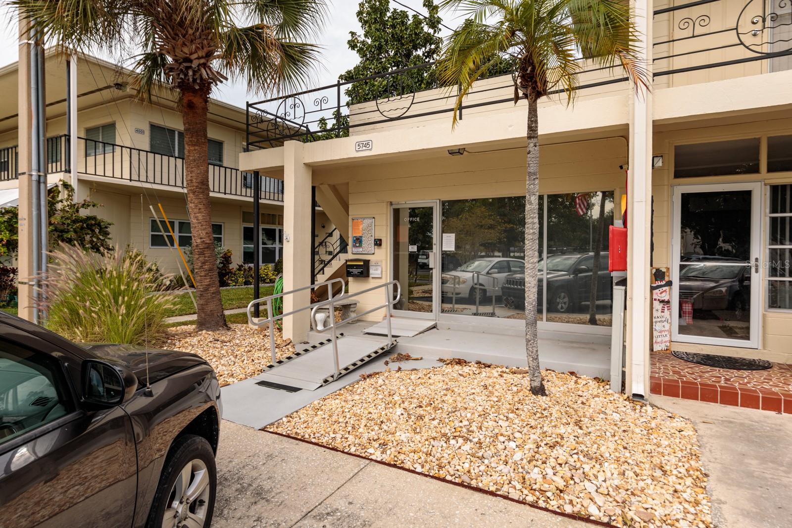 Clearview Oaks Management office