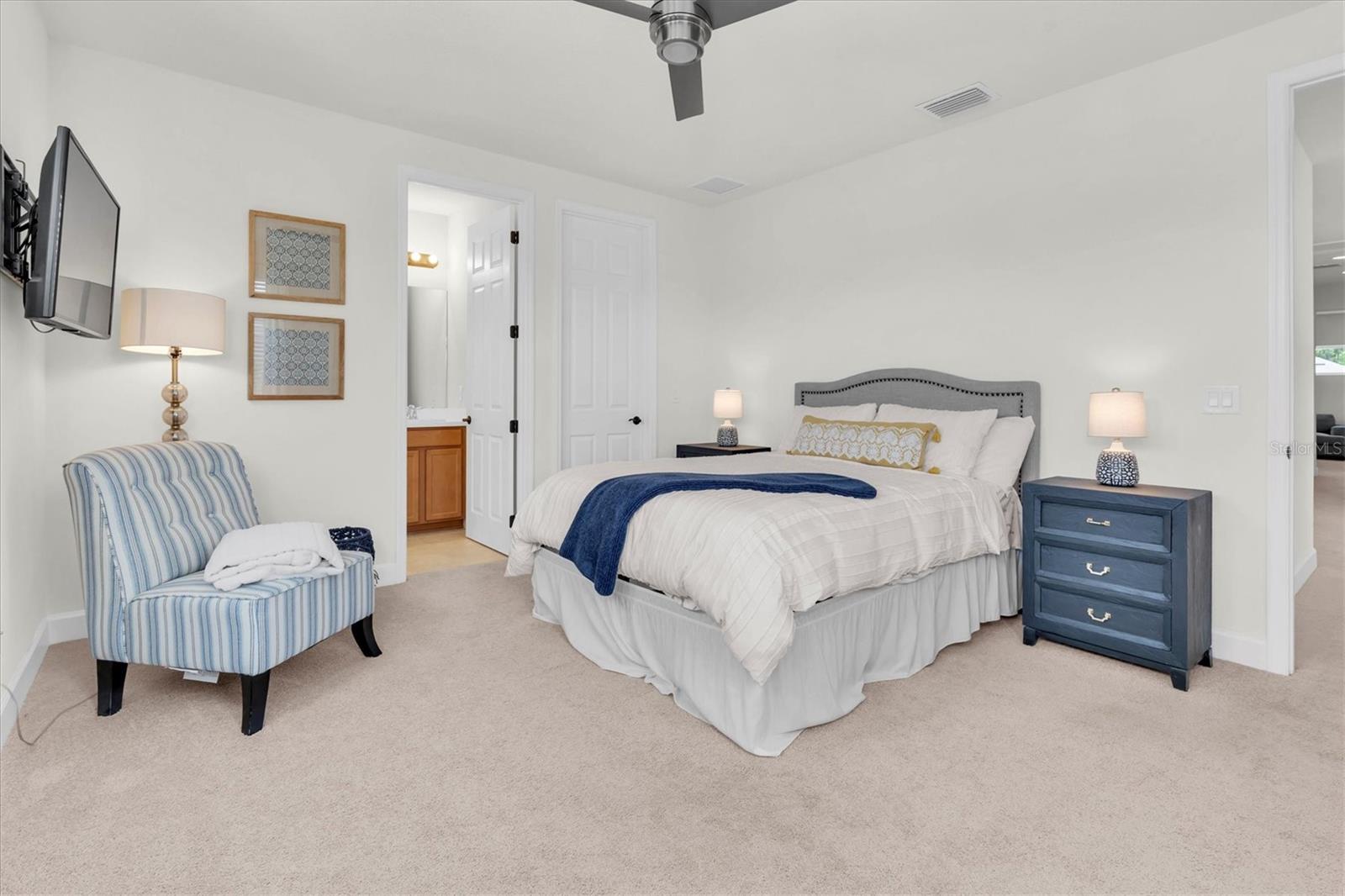 BR 4 WITH WALK IN CLOSET & ENSUITE