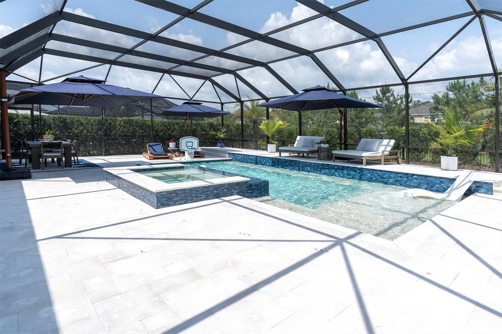 MASSIVE HEATED SALTWATER POOL