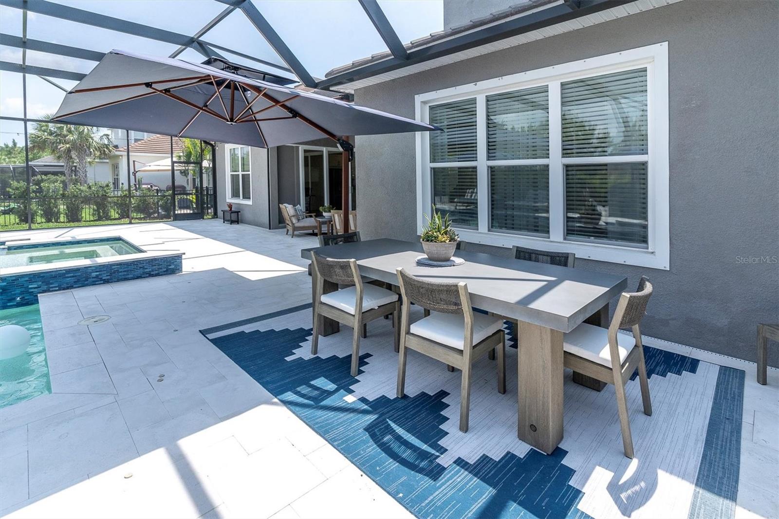 DINE ALFRESCO