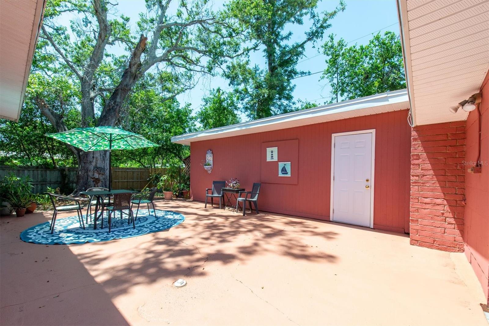 courtyard patio