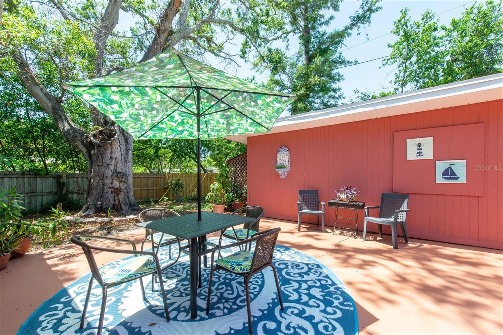 courtyard patio