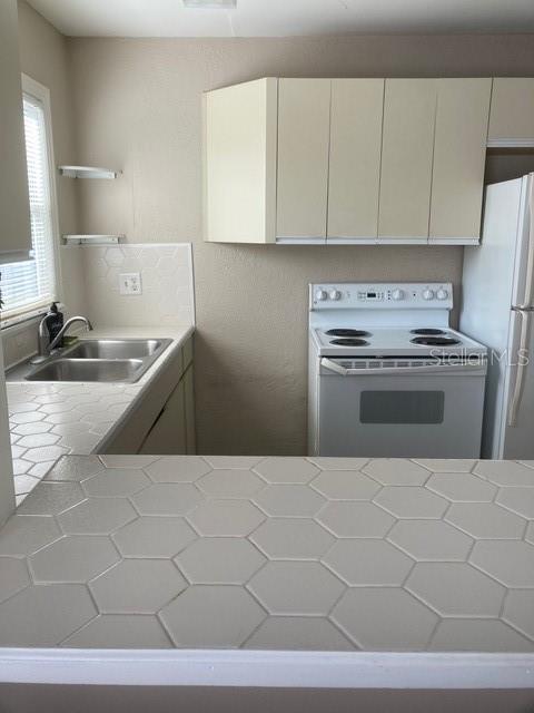 APT A Kitchen
