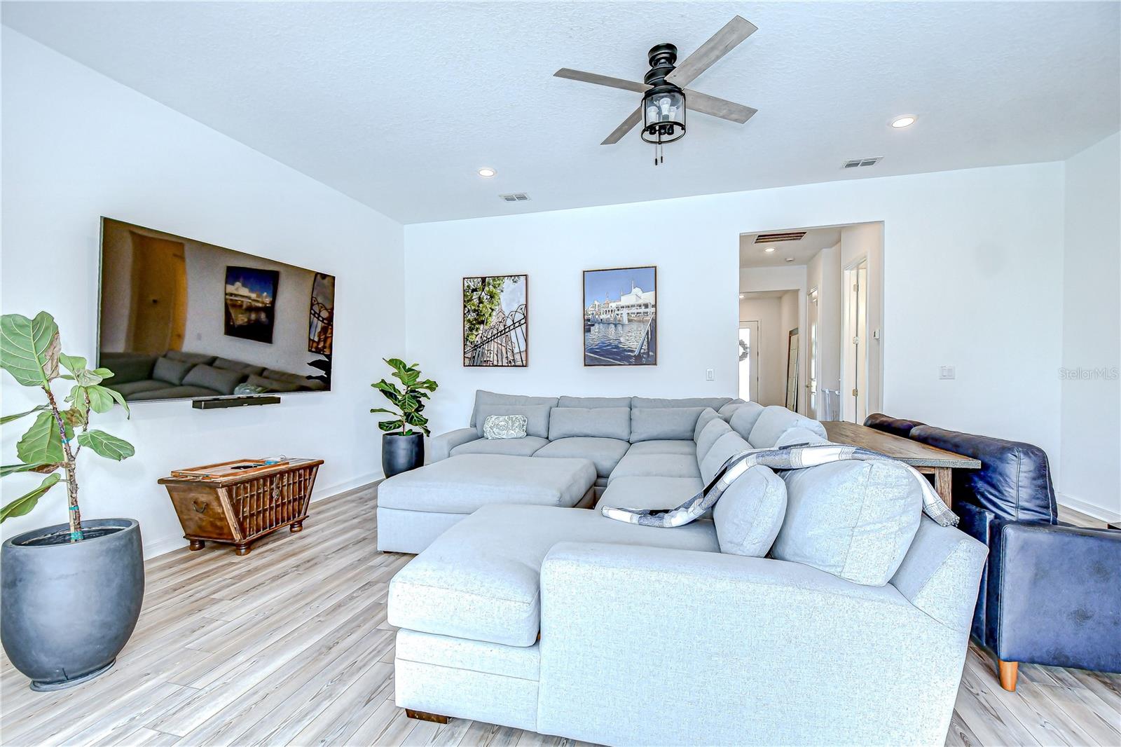Wonderful space to enjoy with family!