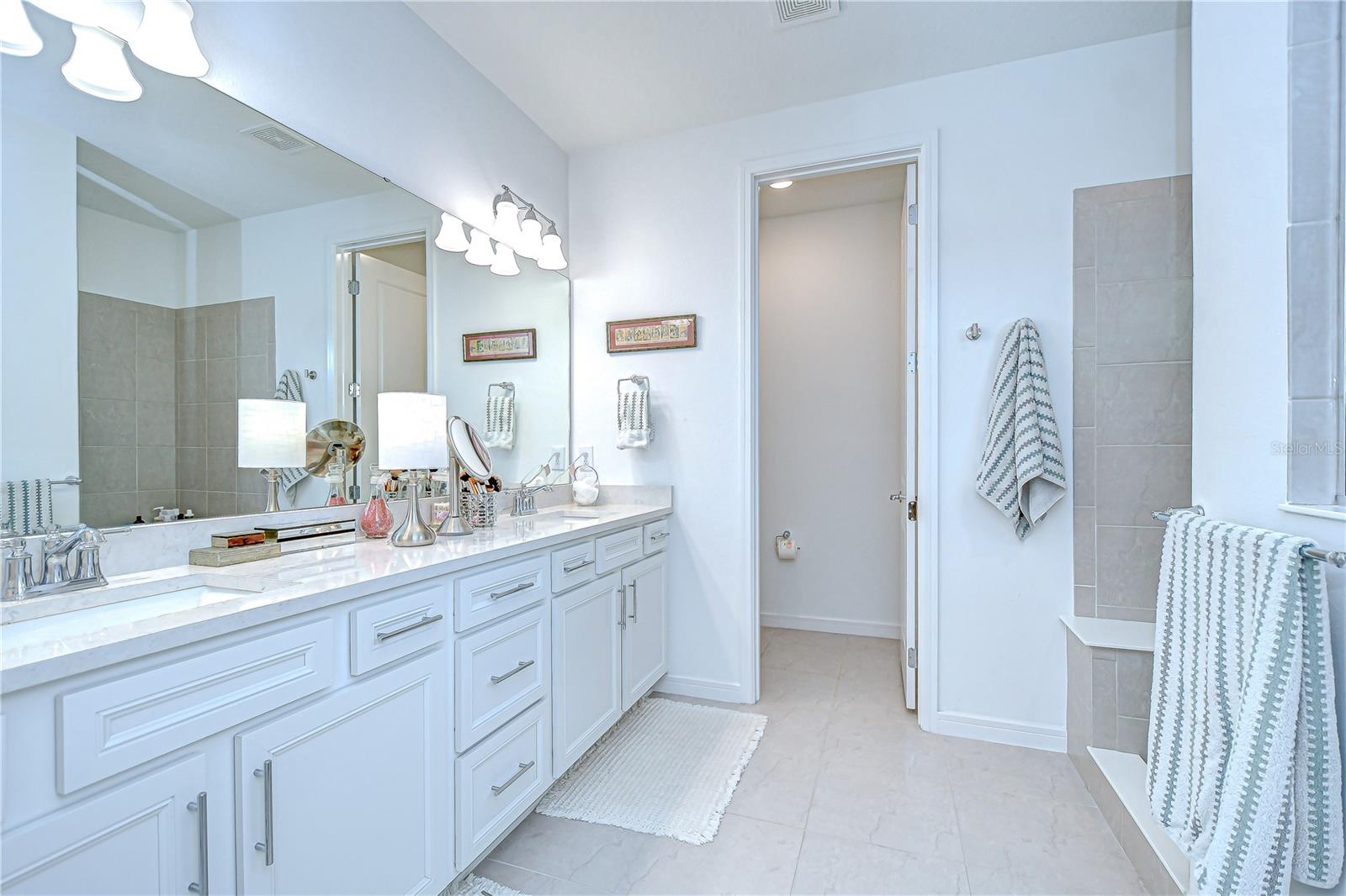 Primary en-suite!