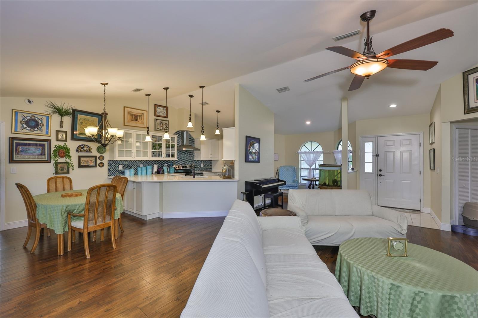 Living Area & Kitchen