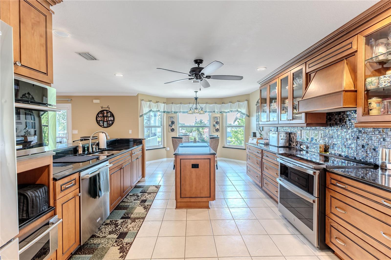 Double Oven, Warming Tray, Built in Microwave