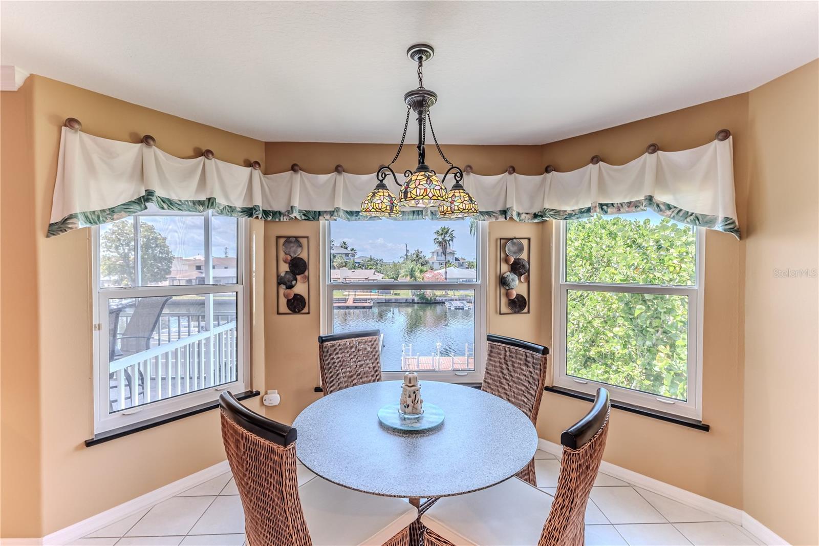 Breakfast Nook