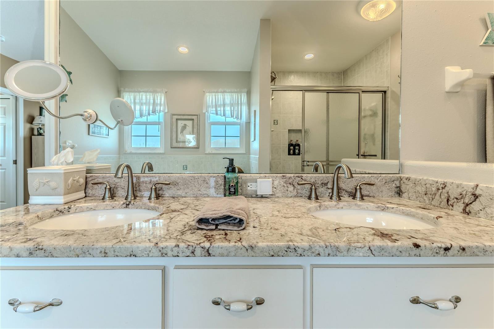 Granite Counters & Dual Sinks