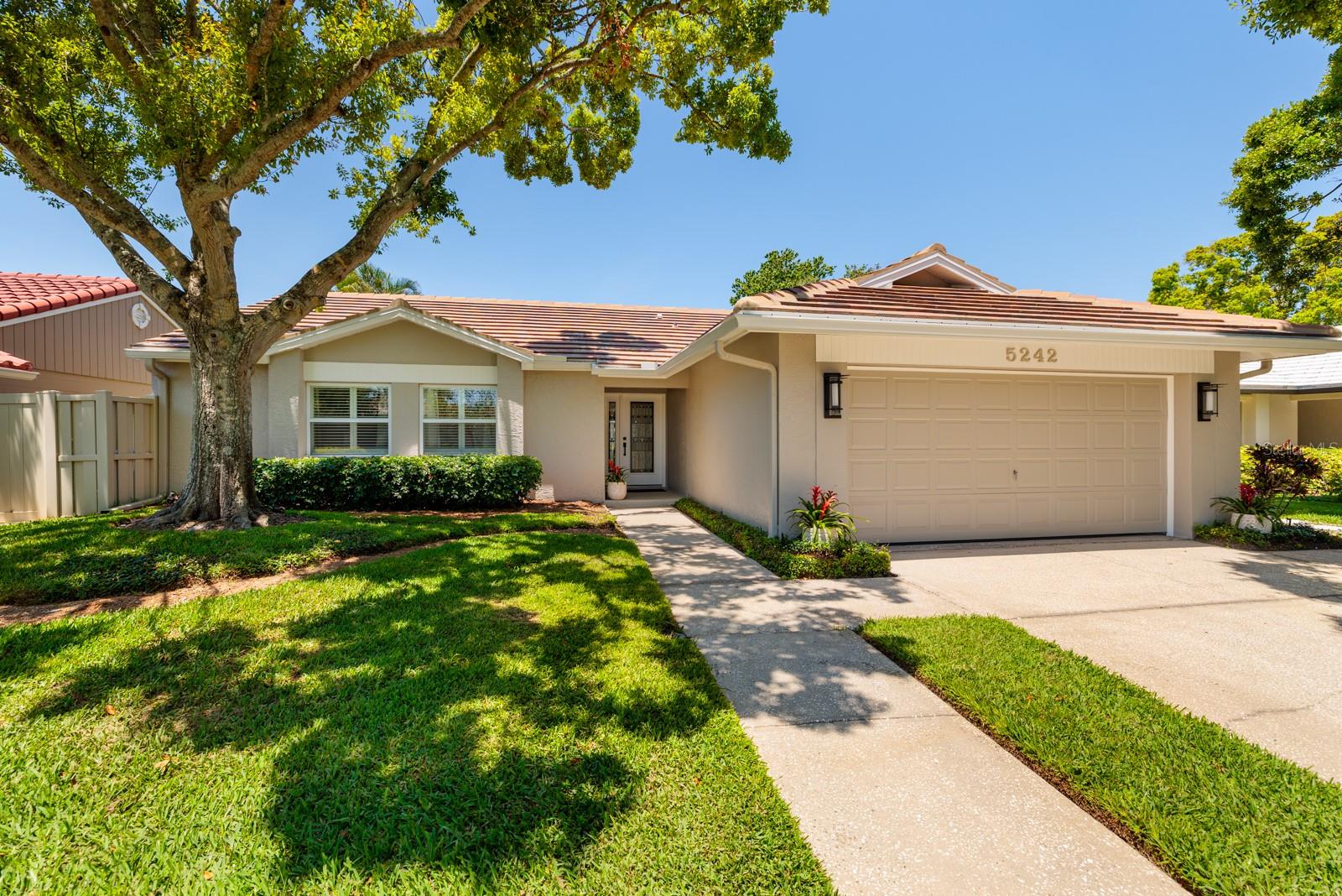 3 Bedroom 2 Bath 2 Car Garage Beauty in Gated Placido Bayou!