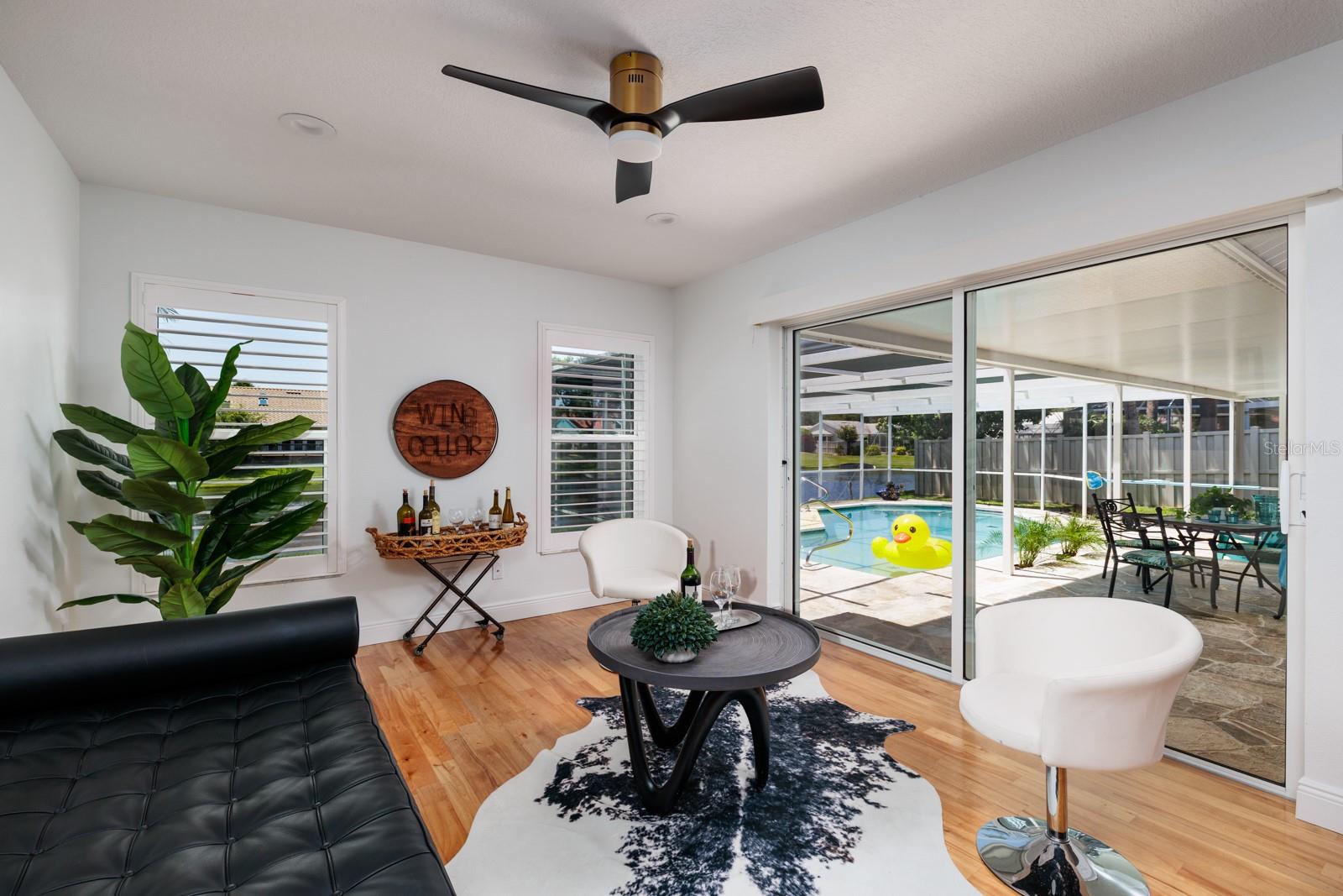 Family Room with Pool and Lake Views!