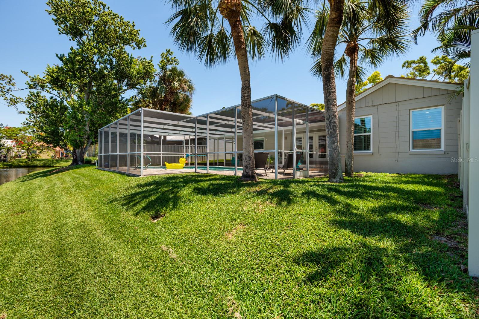Side Yard for Pets or Playtime!