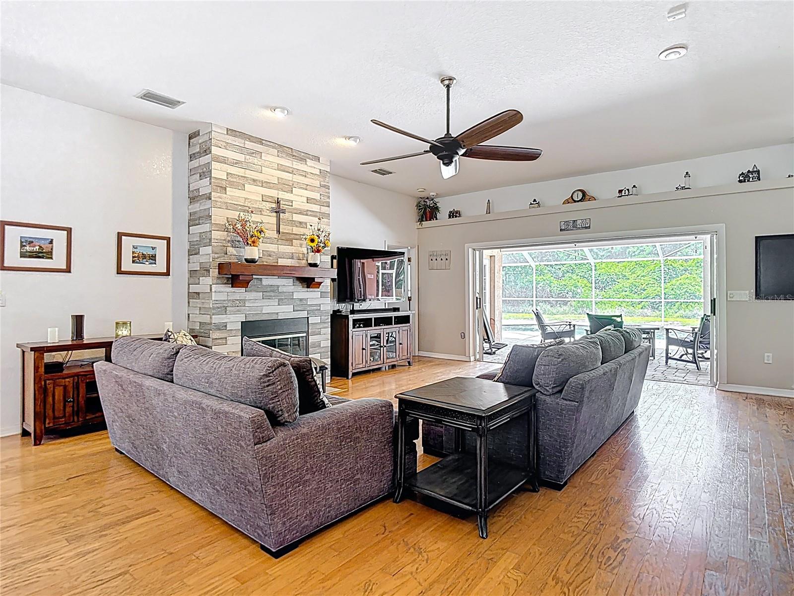 Living Room - Outdoor Living and Pool Area