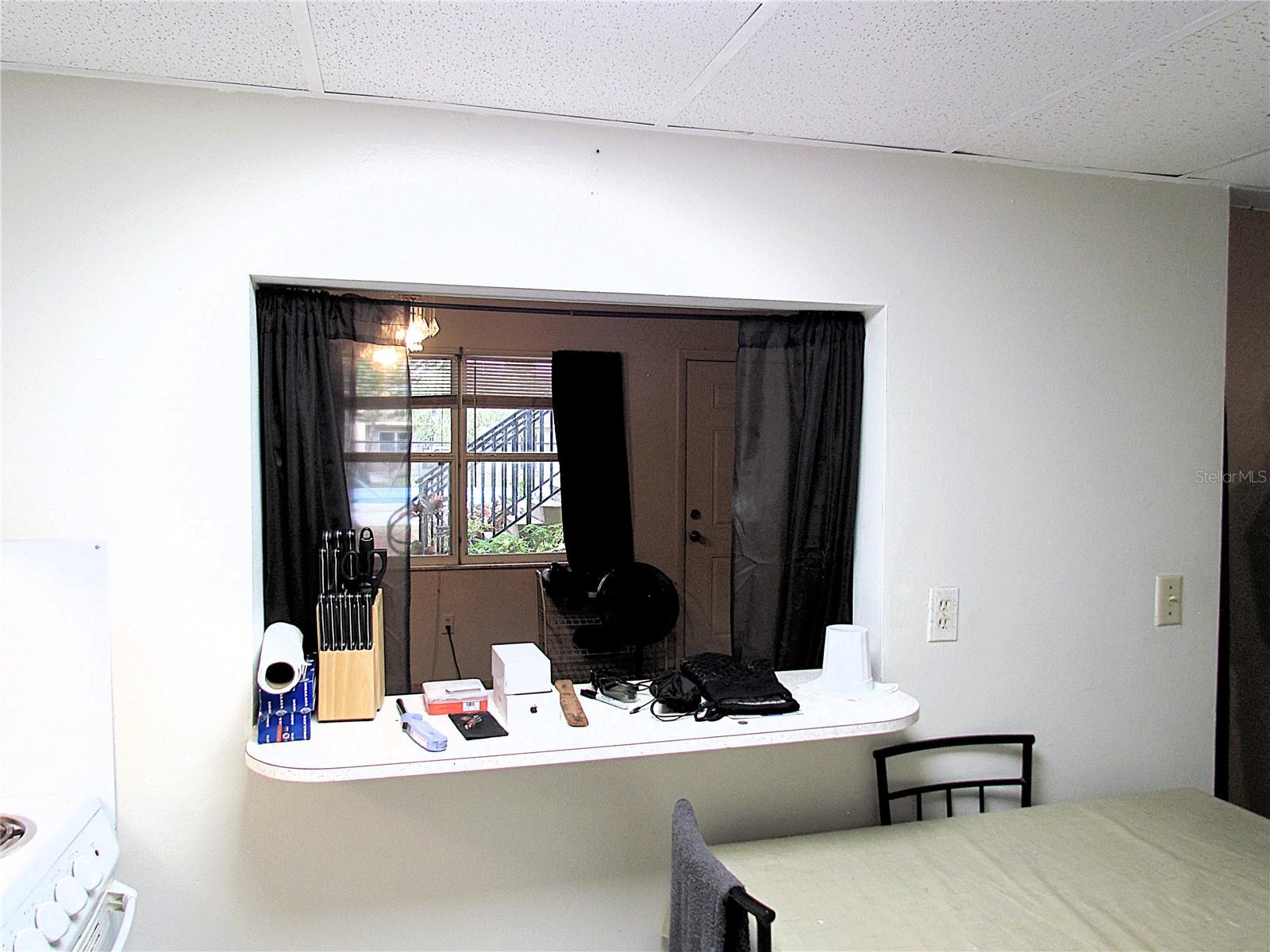 PASS-THROUGH TO LIVING ROOM