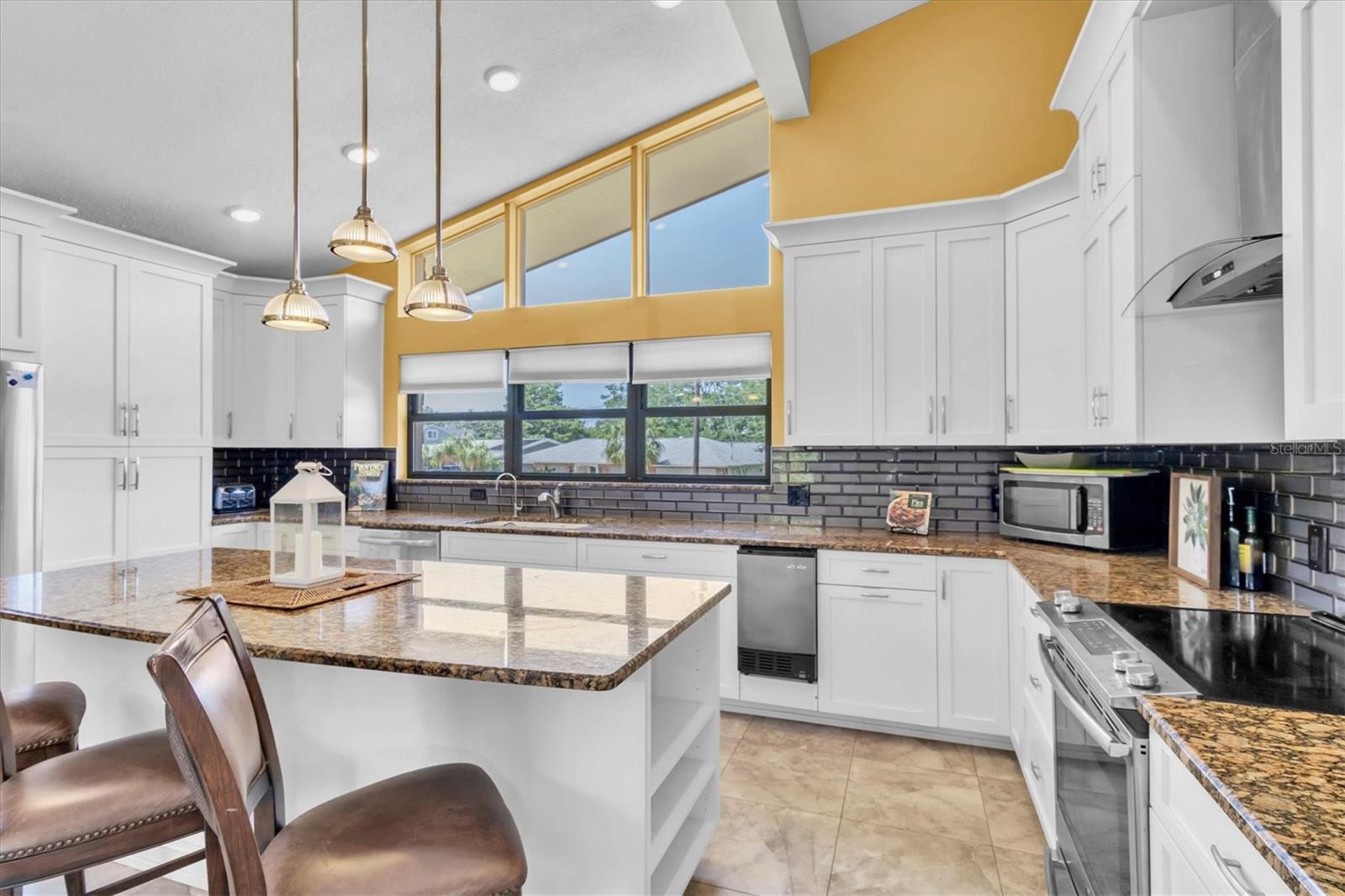 Light and Bright Kitchen