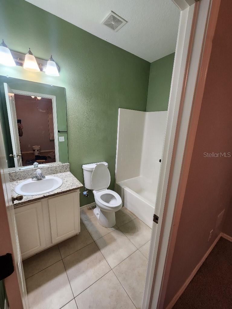 TB8385671