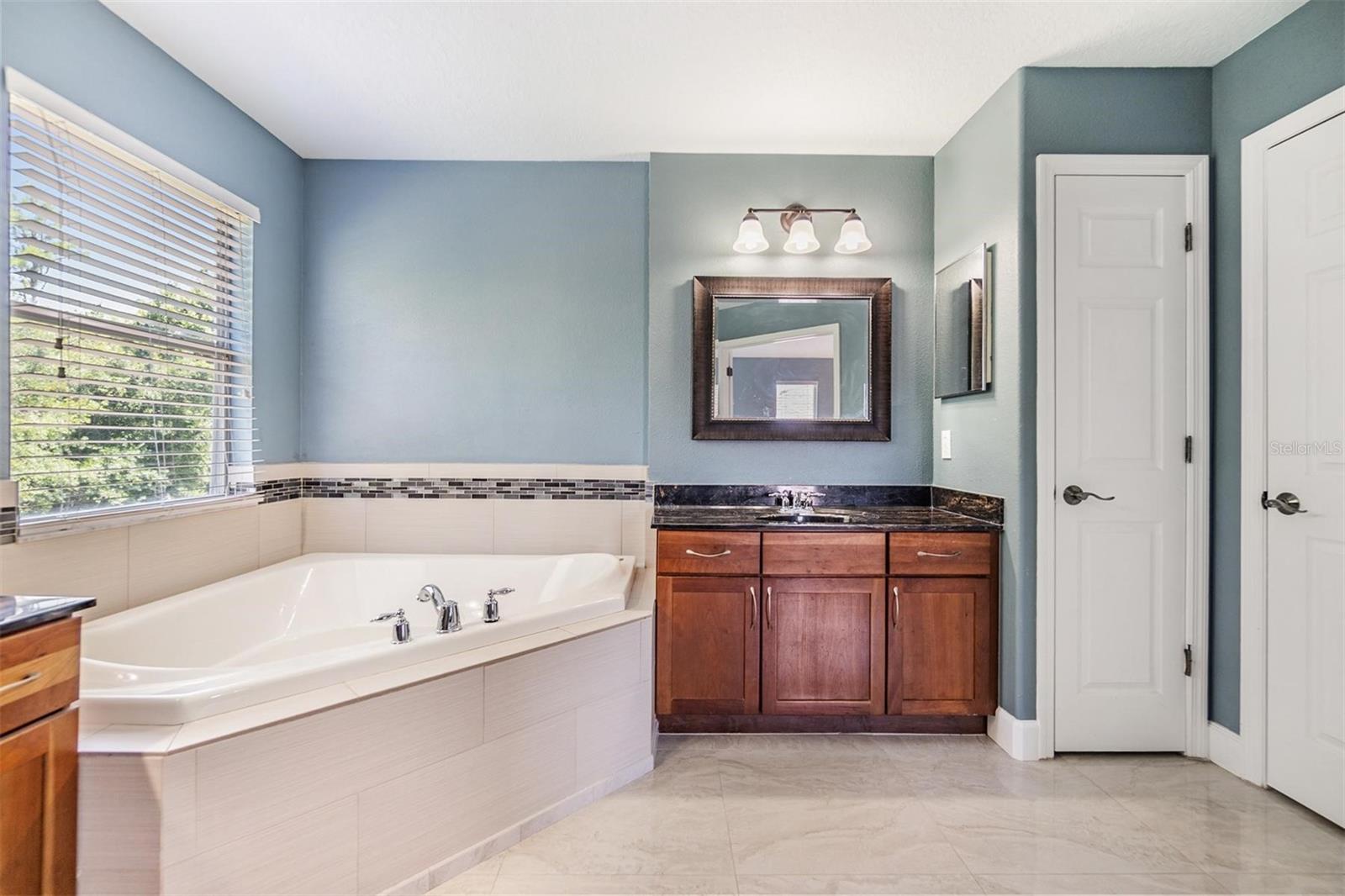 Split, double, his/her vanities