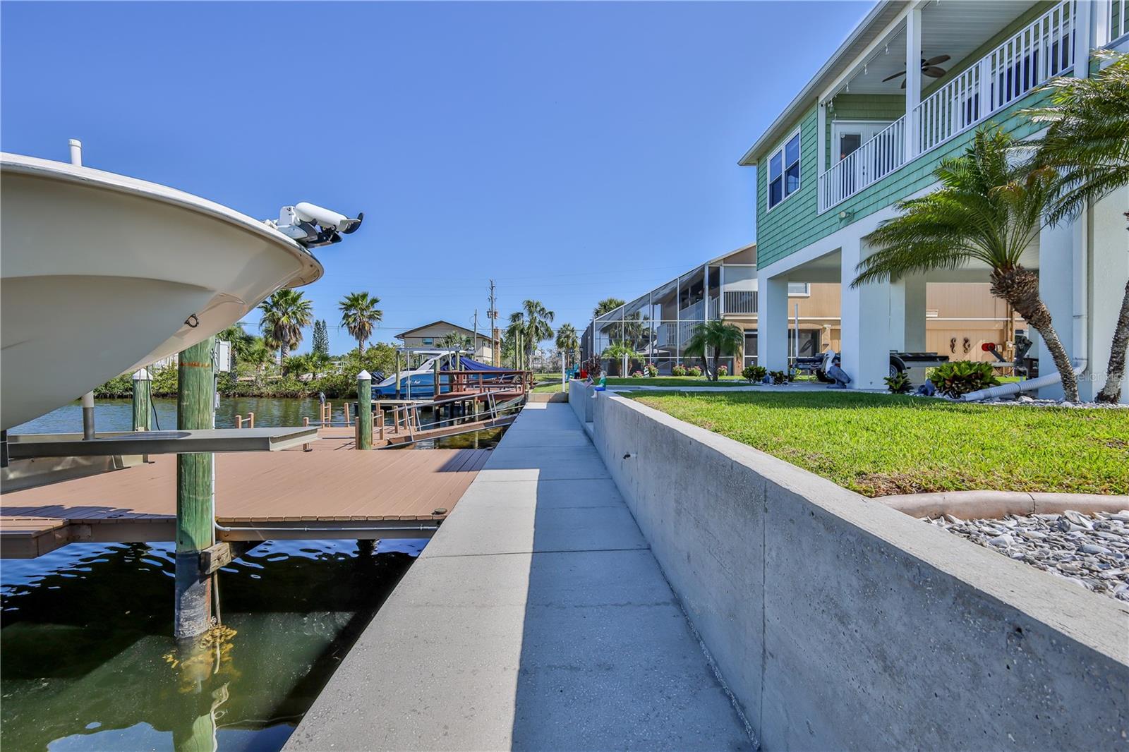 Seawall / Kneewall