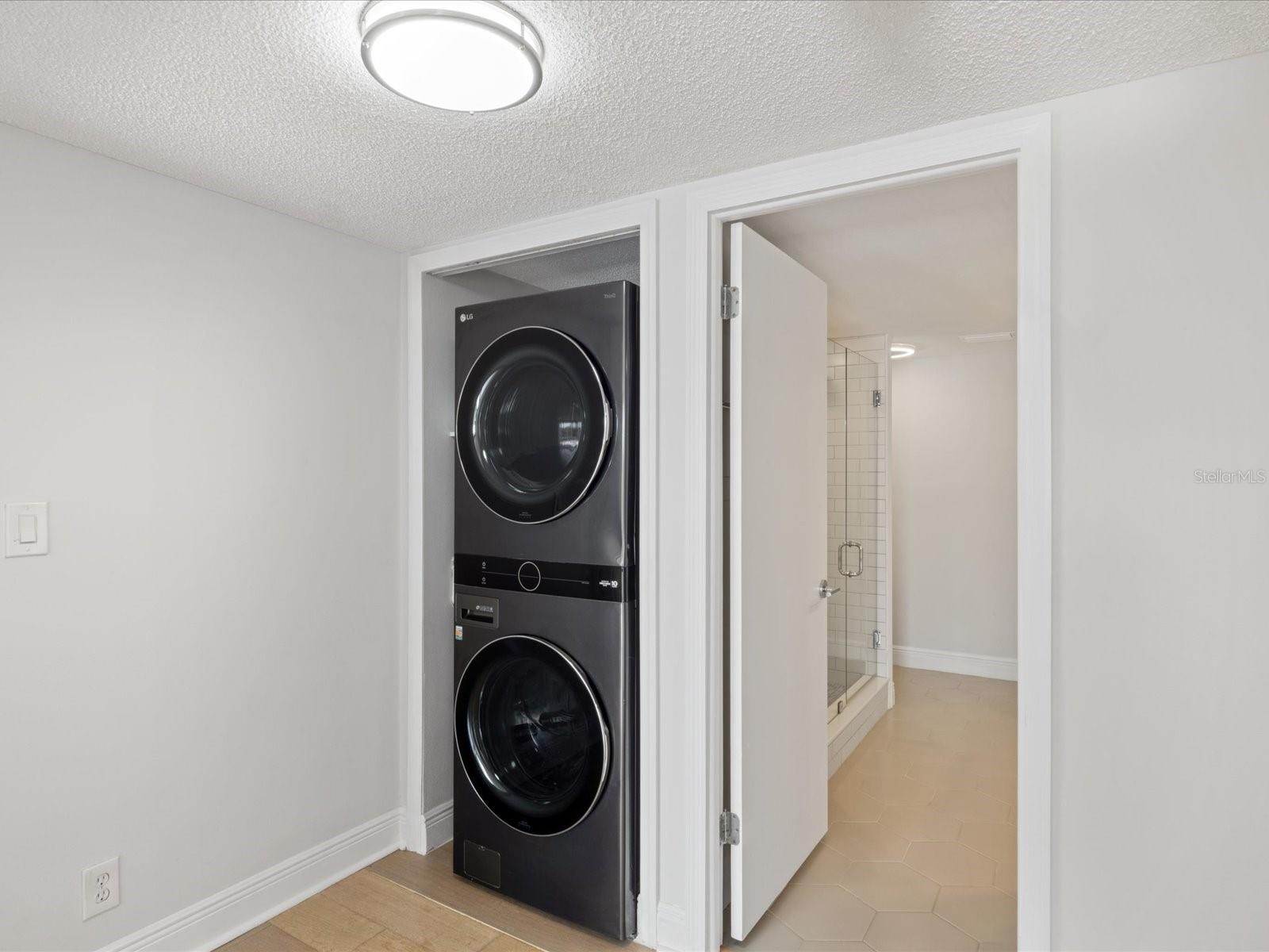 Newer full size washer/dryer