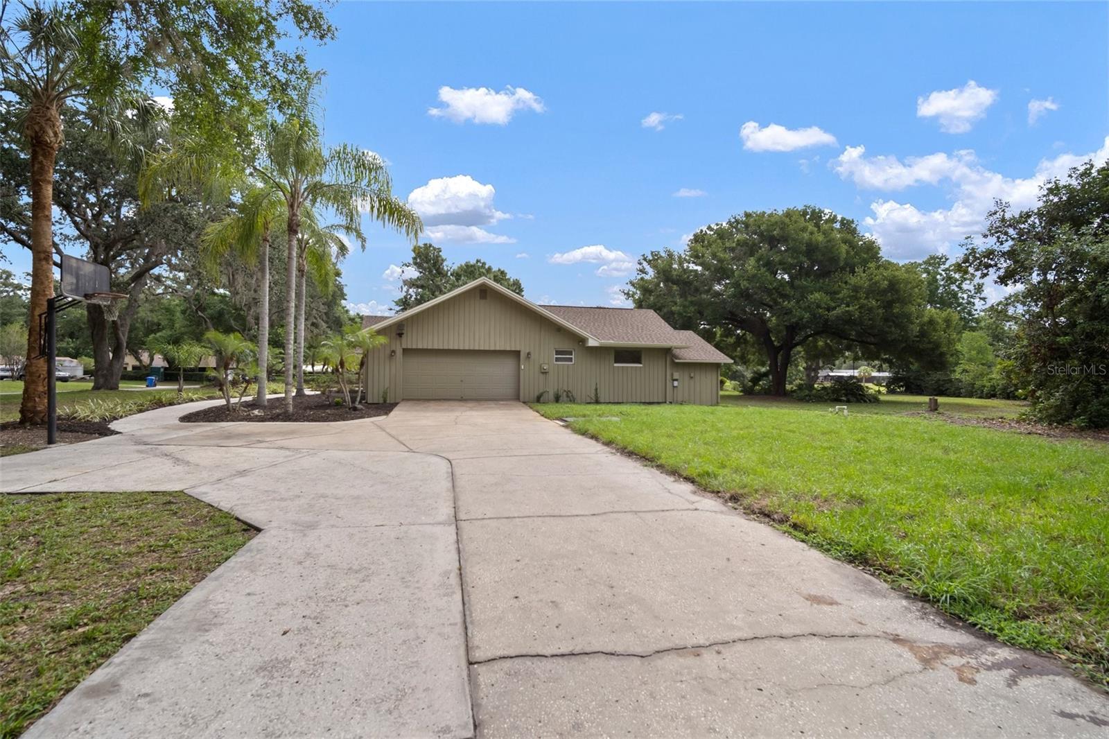 Exterior Driveway to Side Entry Garage