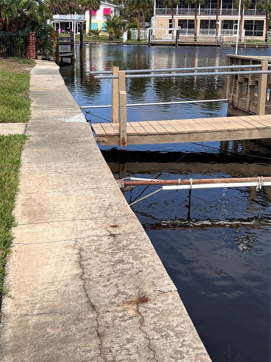 approx. 70' seawall