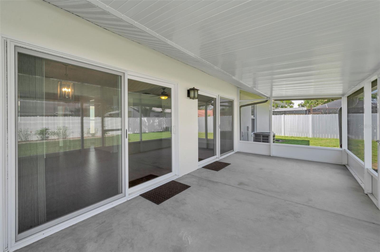 Screened Lanai = Open ALL the Doors!